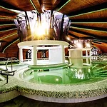 Park By Radisson & 4*