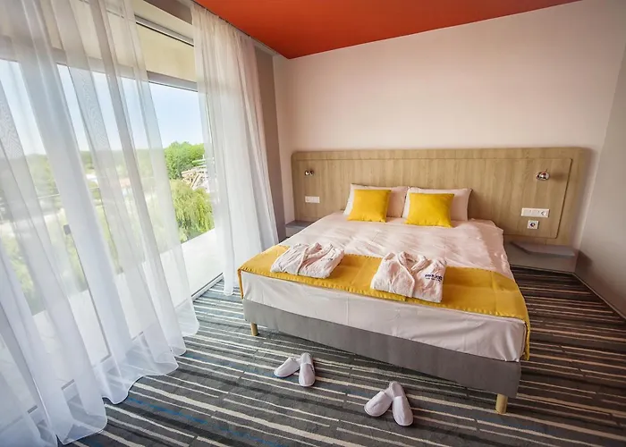 Park By Radisson & 4*